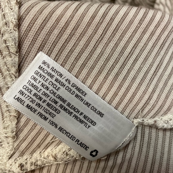 Mossimo Top Bundle XXL - Picture 5 of 13